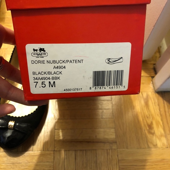 COACH FLATS - Picture 2 of 4